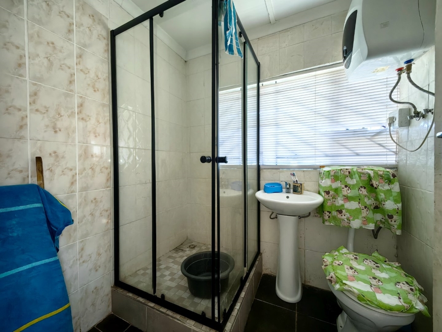 3 Bedroom Property for Sale in Roosendal Western Cape